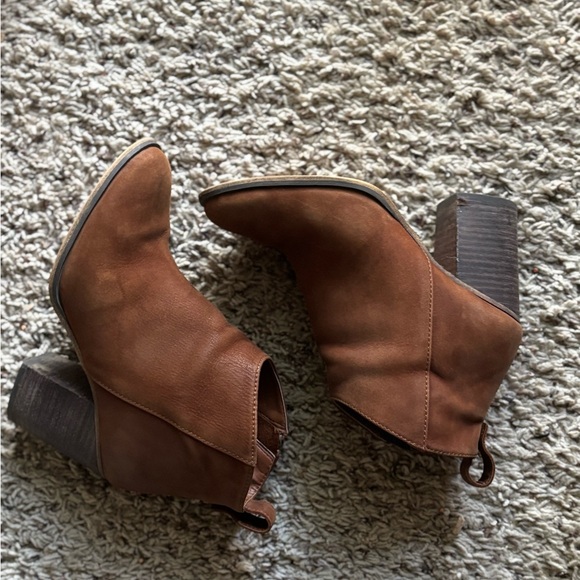 Brown leather B.P. ankle boots - Picture 3 of 5